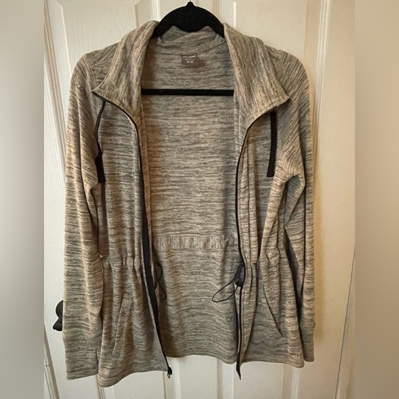 Long sleeve Joe fresh athletic sweater - Picture 2 of 4